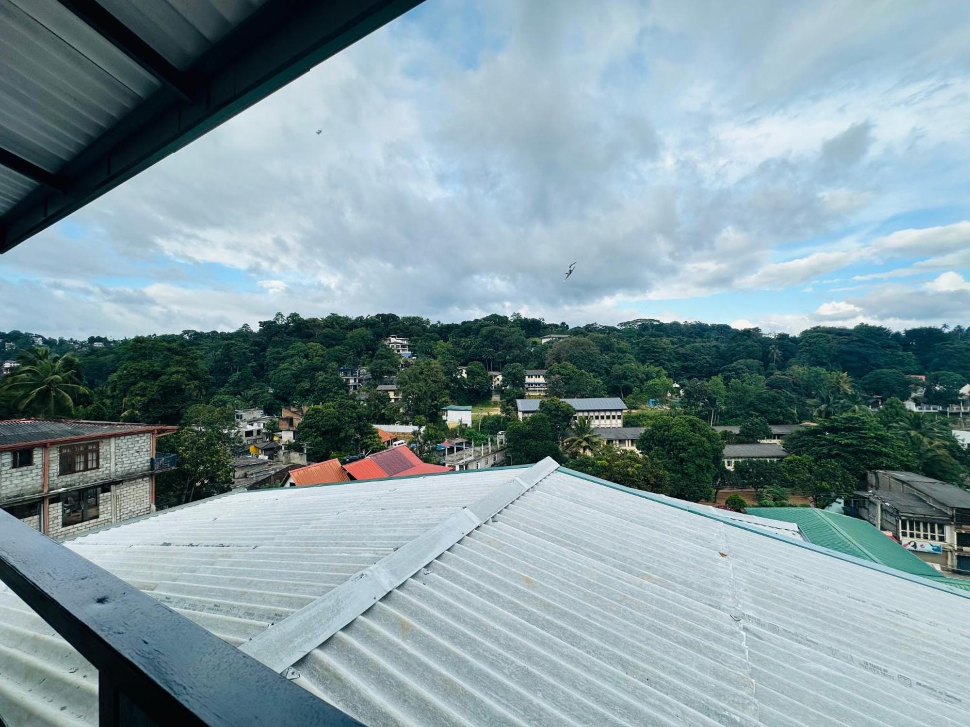 The Sky Tents Kandy Exteriör bild