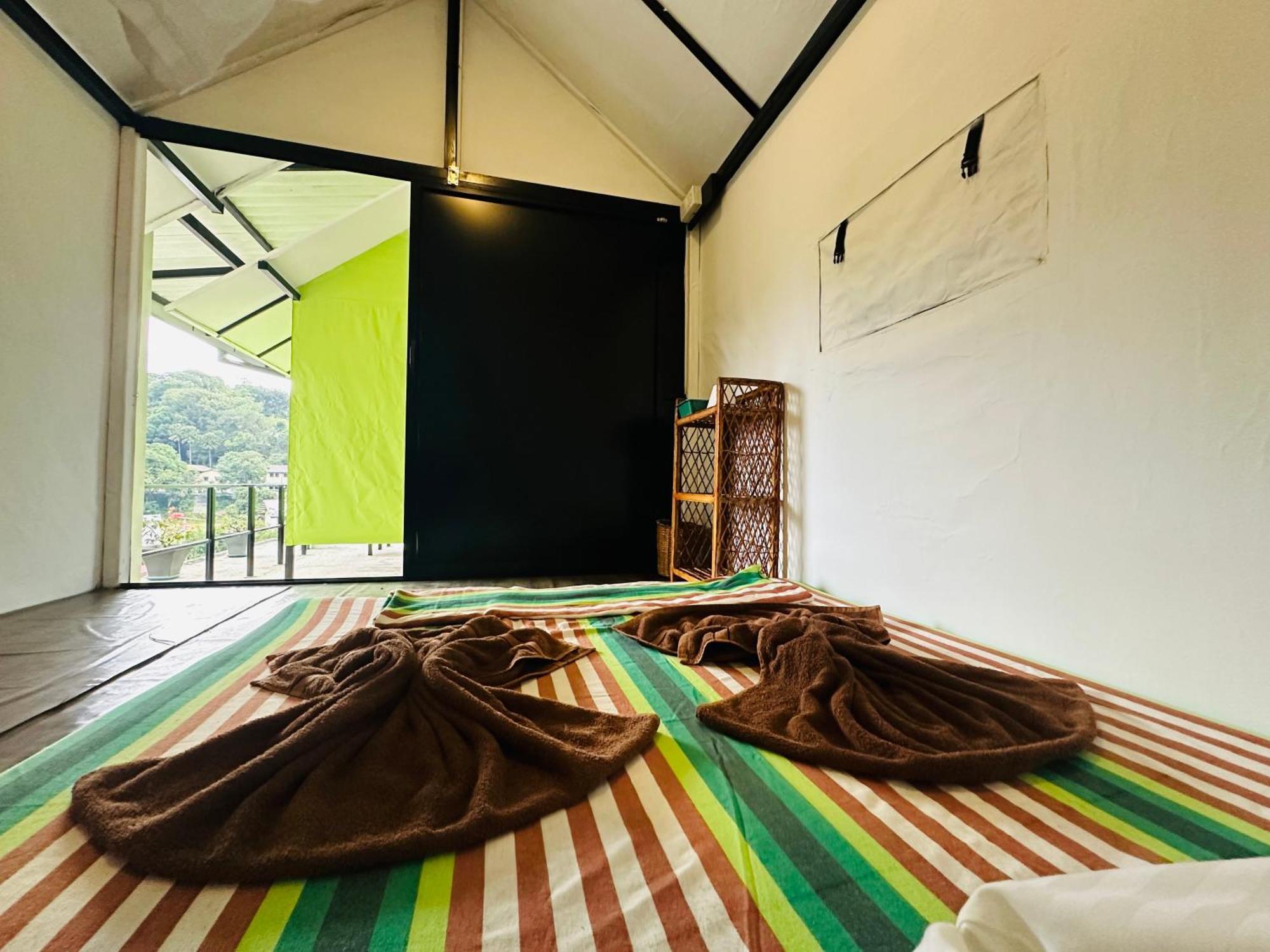 The Sky Tents Kandy Exteriör bild