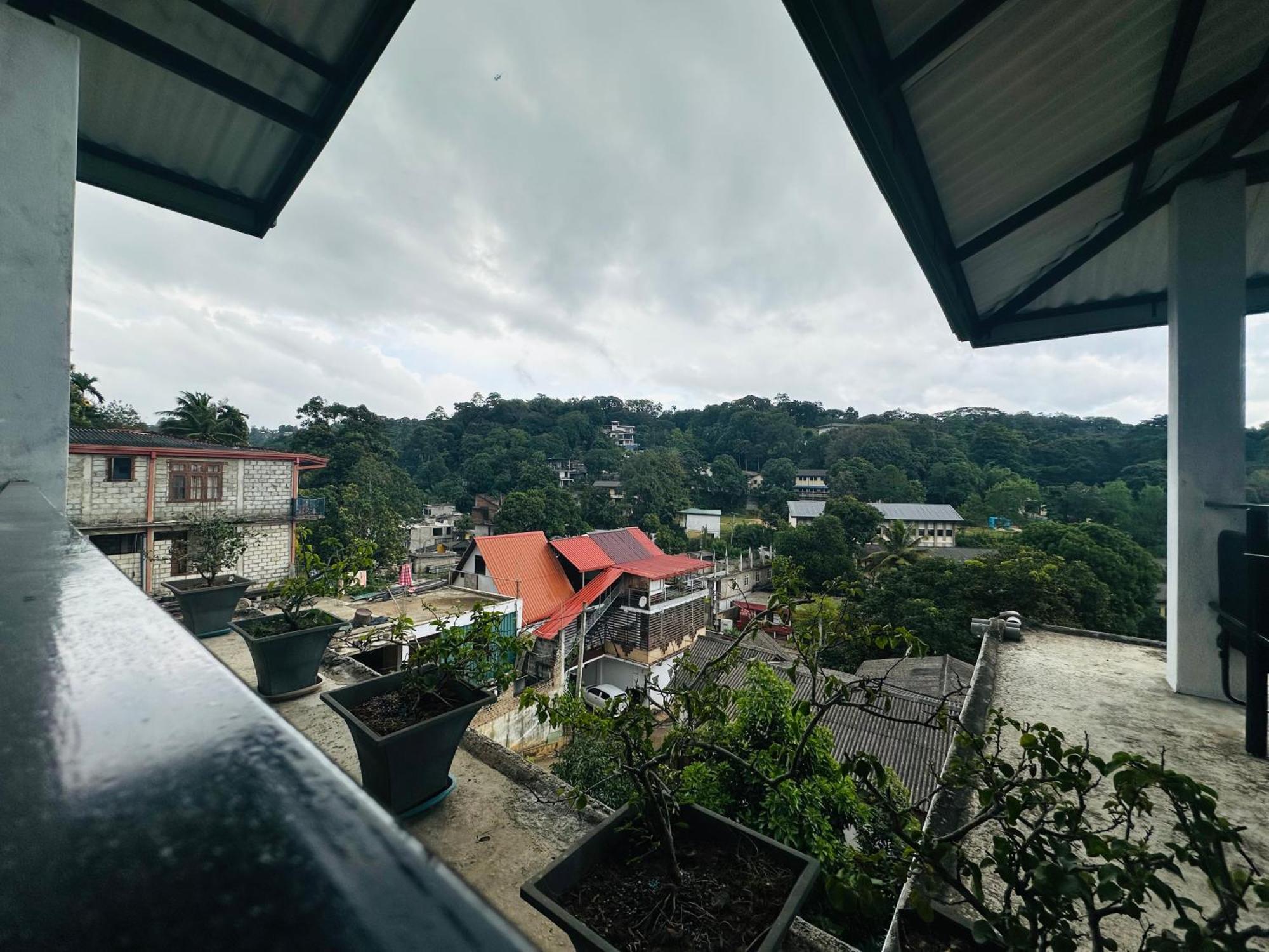 The Sky Tents Kandy Exteriör bild